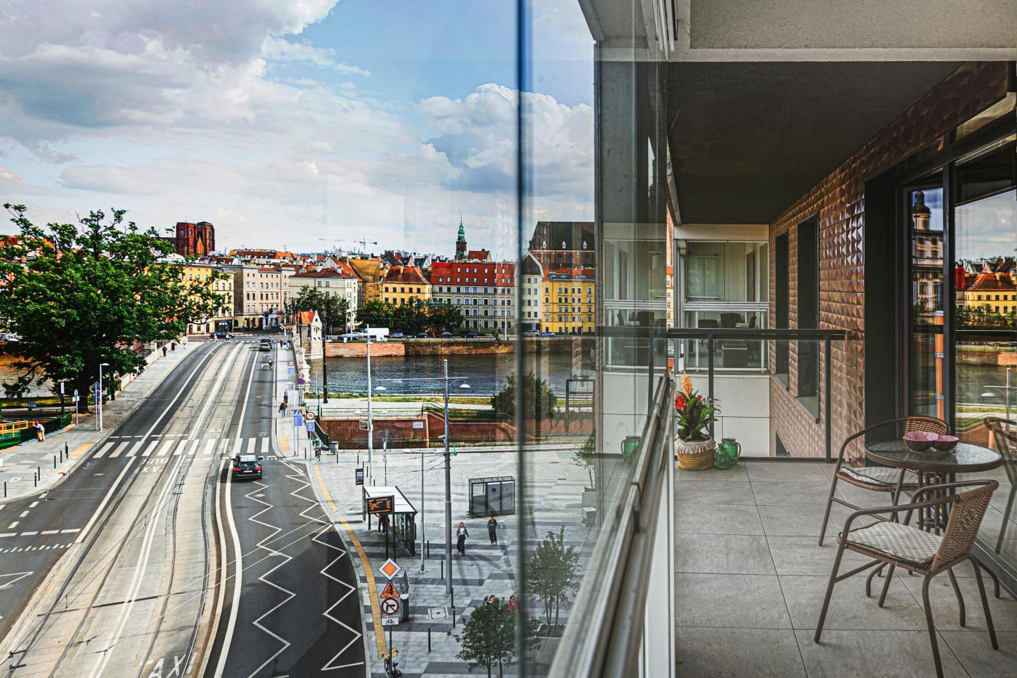 Luksusowy Apartament Z Parkingiem I Klimatyzacja W Samym Centrum Wroclawia Dış mekan fotoğraf