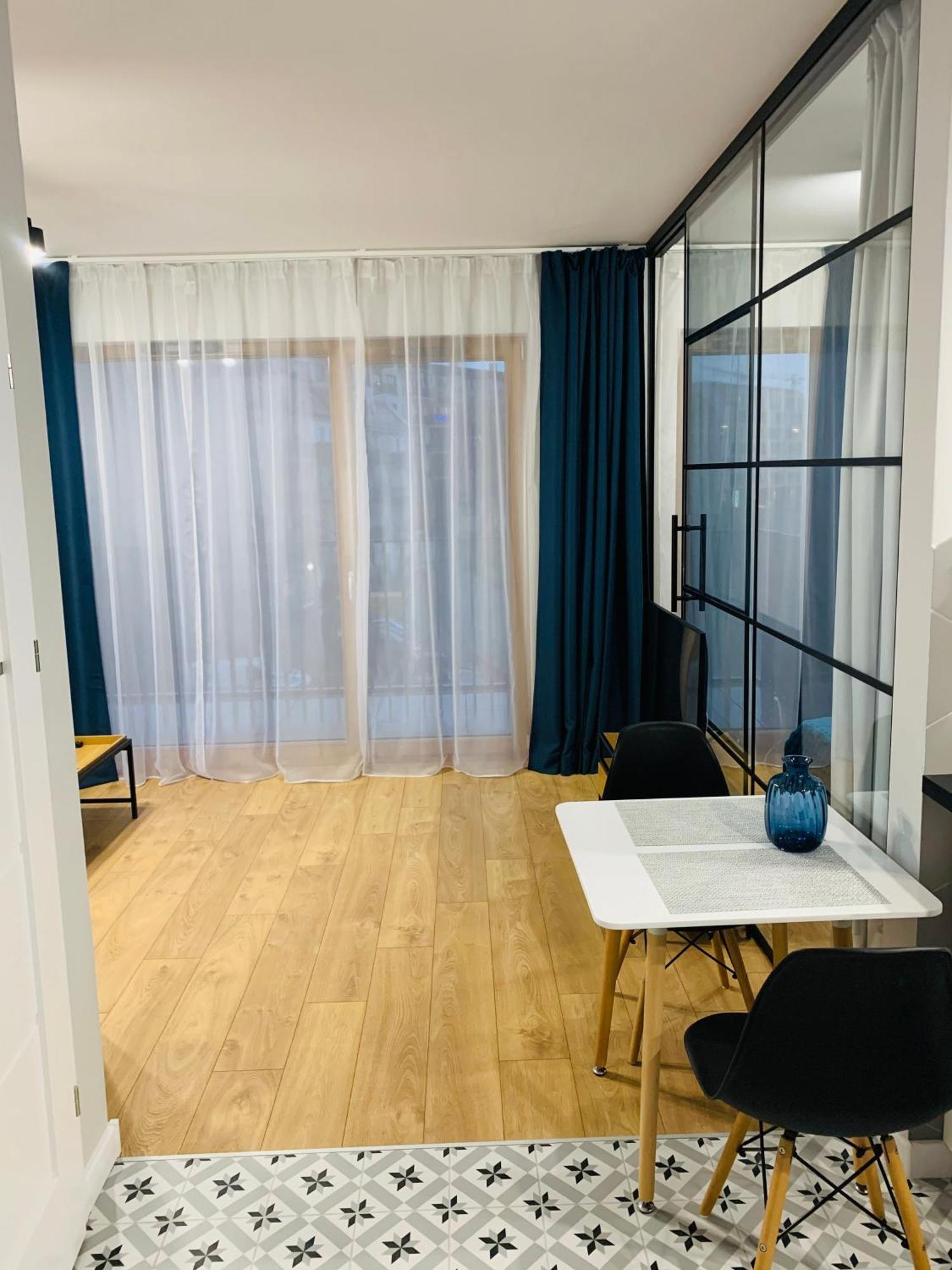 Luksusowy Apartament Z Parkingiem I Klimatyzacja W Samym Centrum Wroclawia Dış mekan fotoğraf